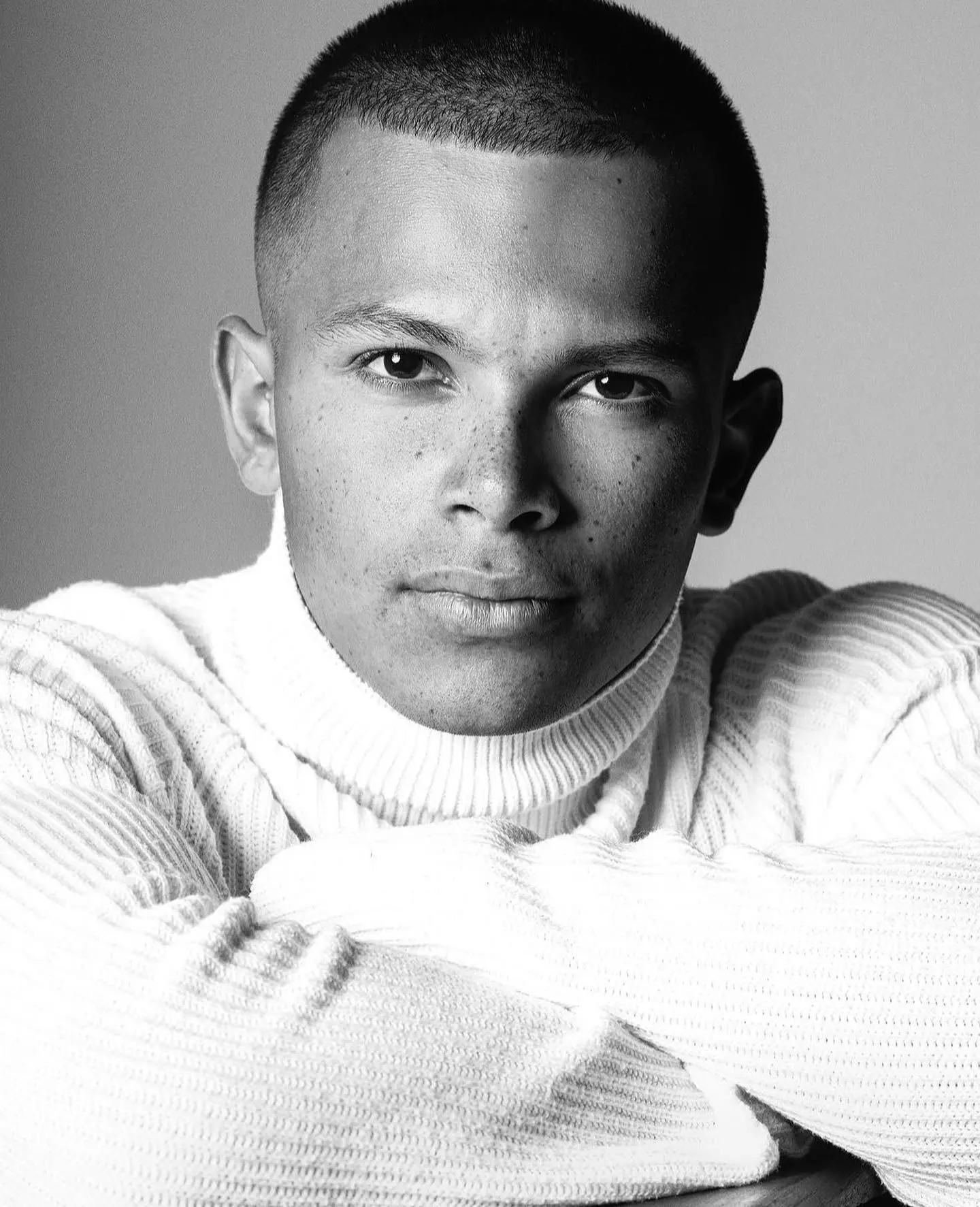 Shoot produced at Le Studio Honoré, central Paris (1st arr.)