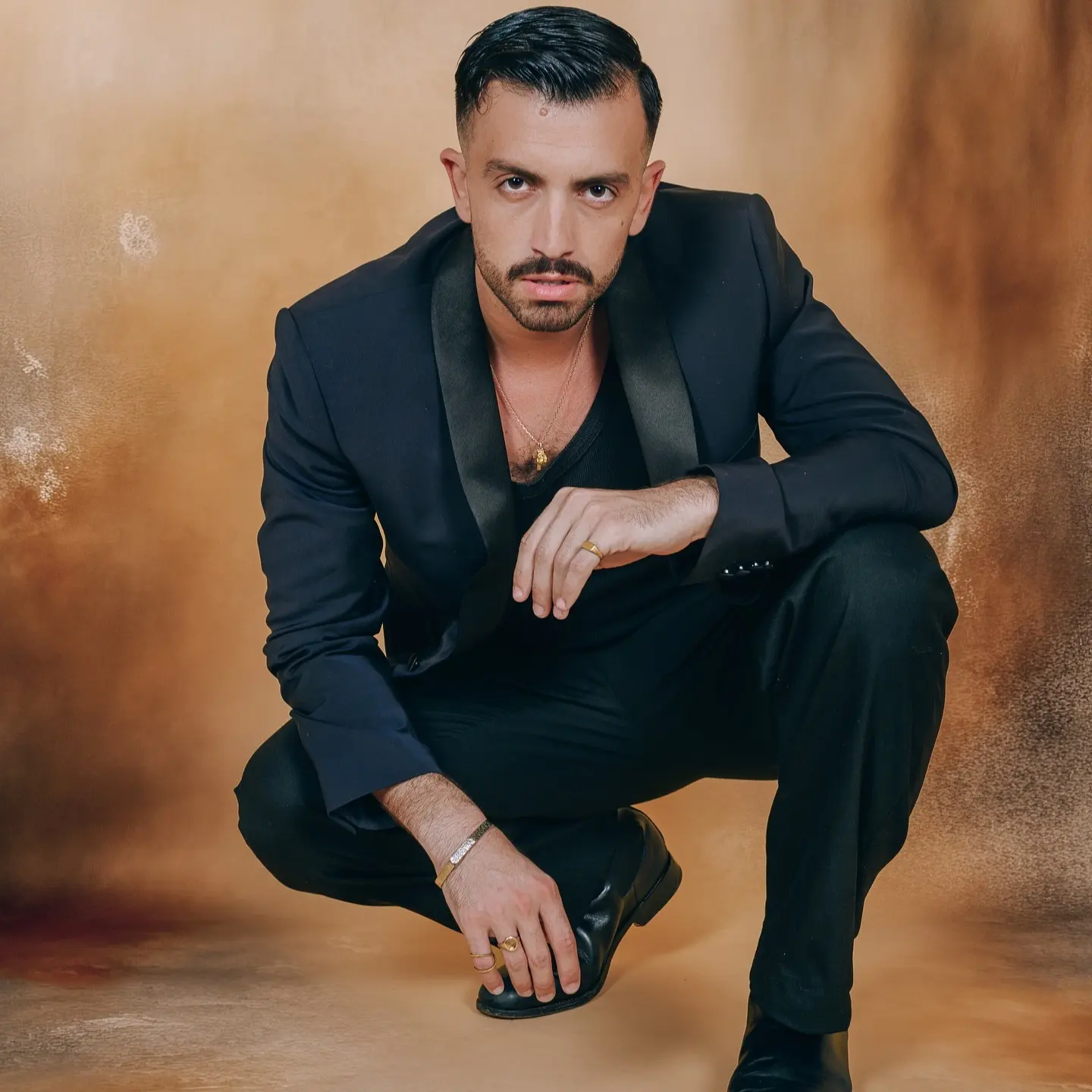 Shoot produced at Le Studio Honoré, central Paris (1st arr.)