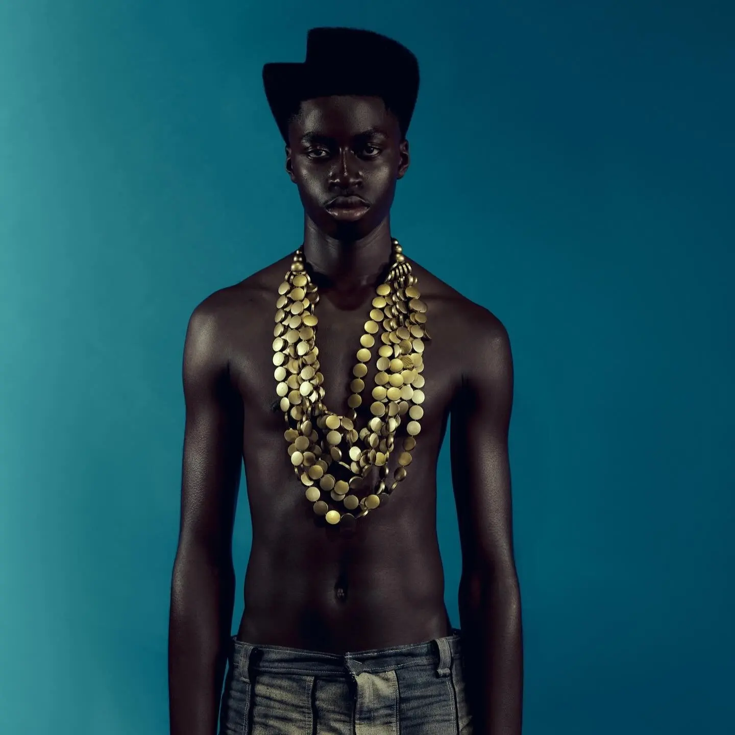 Shoot produced at Le Studio Honoré, central Paris (1st arr.)