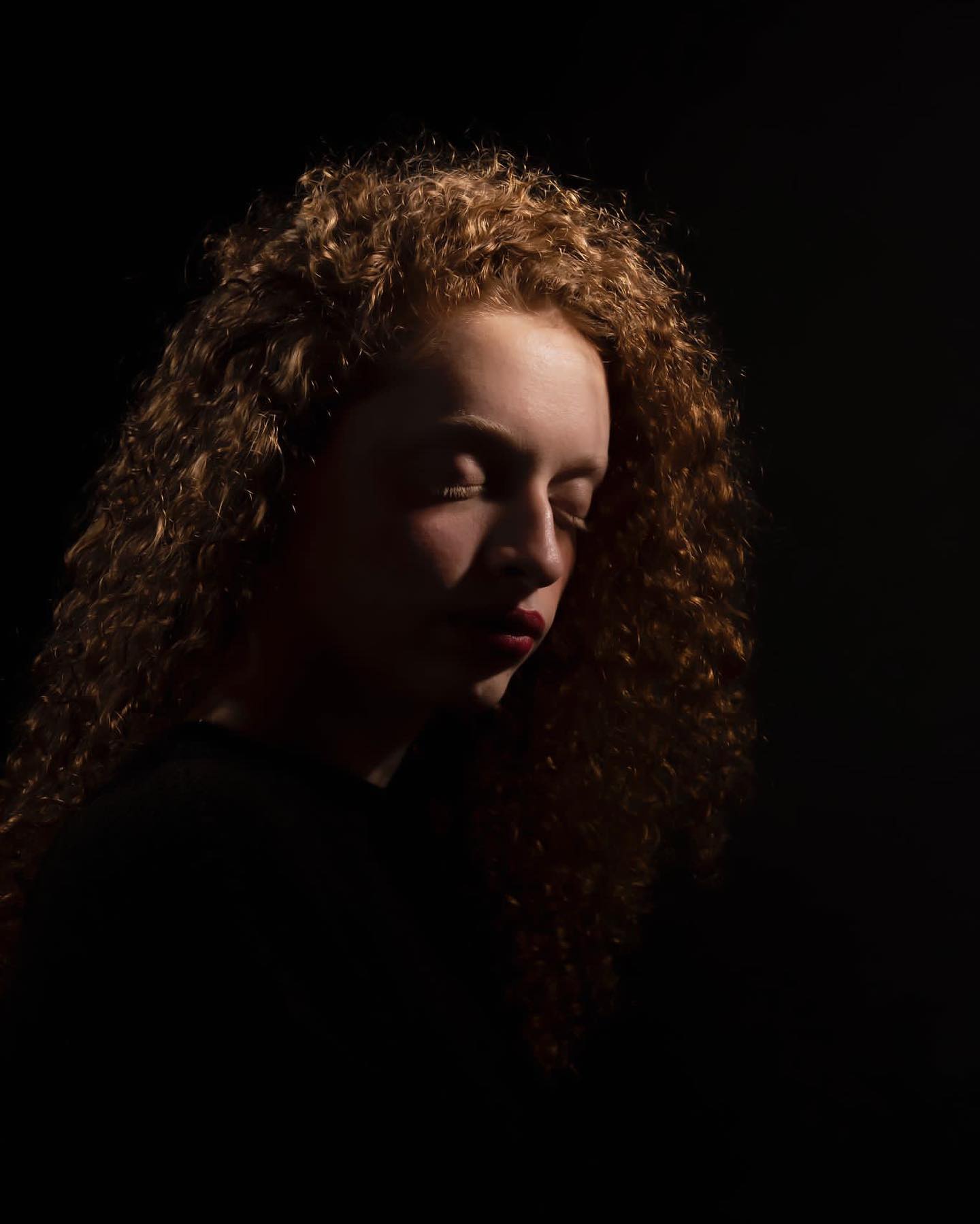 Shoot produced at Le Studio Honoré, central Paris (1st arr.)