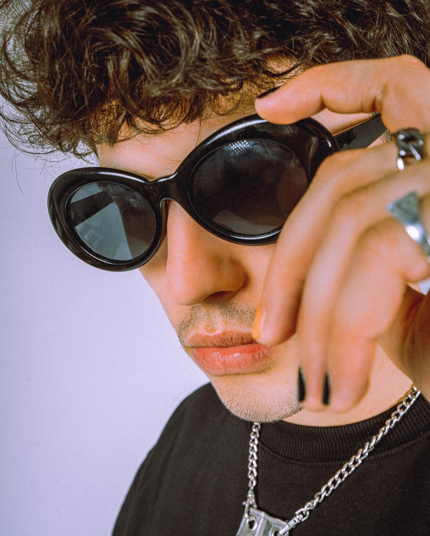 Shoot produced at Le Studio Honoré, central Paris (1st arr.)