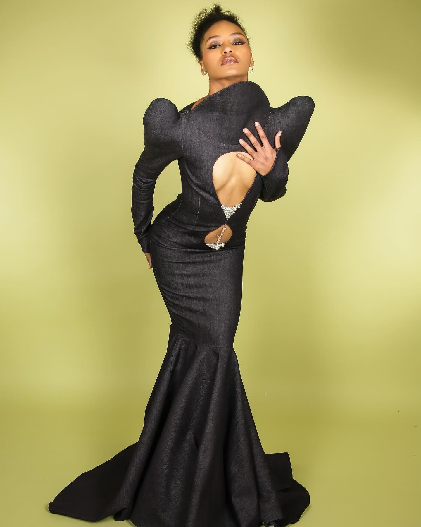 Shoot produced at Le Studio Honoré, central Paris (1st arr.)