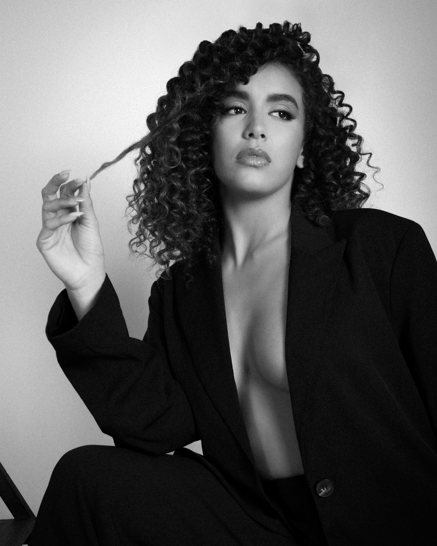 Shoot produced at Le Studio Honoré, central Paris (1st arr.)