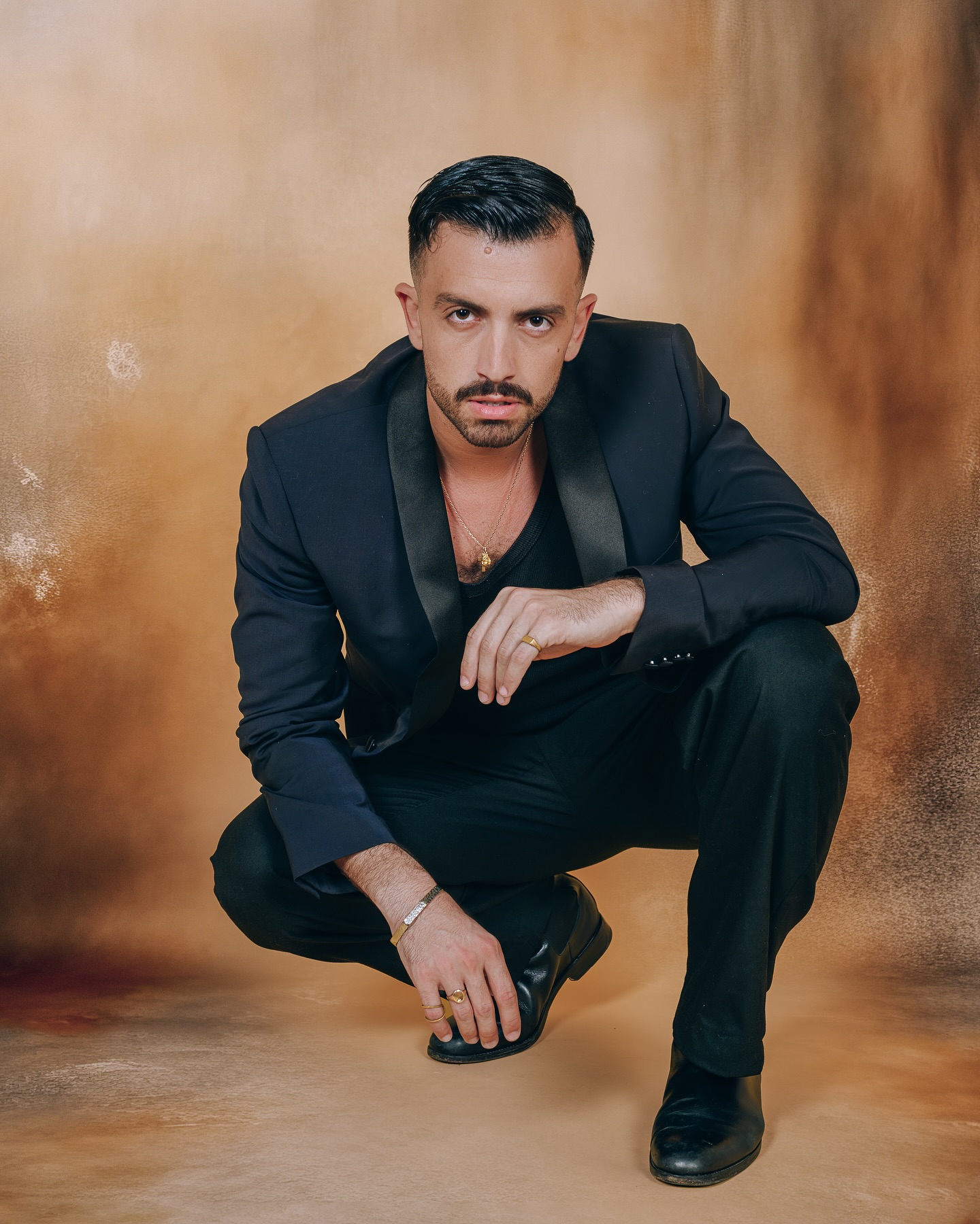 Shoot produced at Le Studio Honoré, central Paris (1st arr.)
