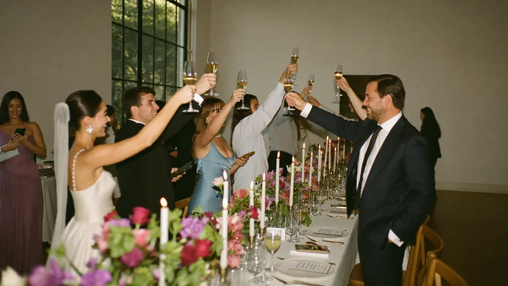Toast au champagne, réception de mariage à Marseille