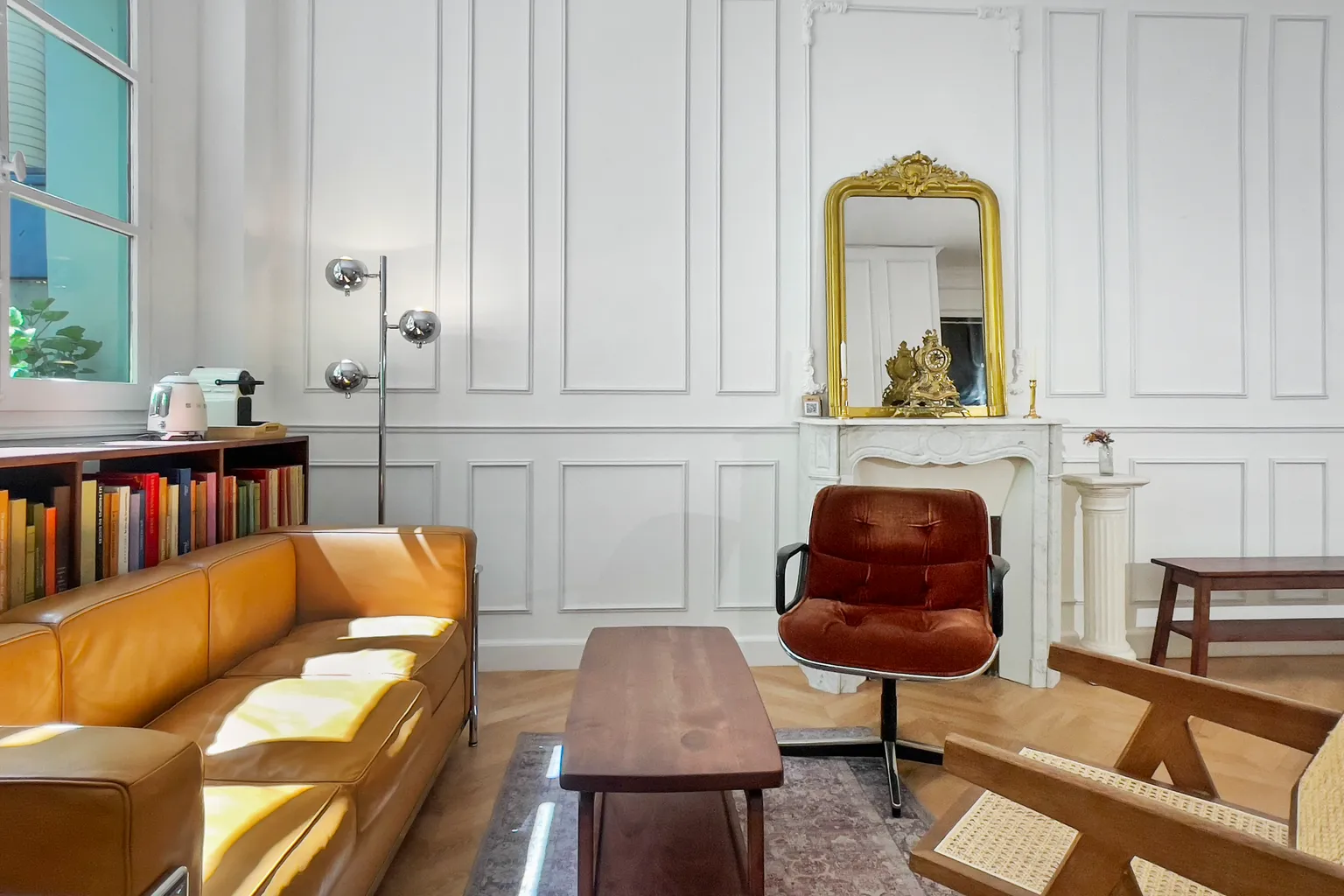 Furnished Haussmann living room